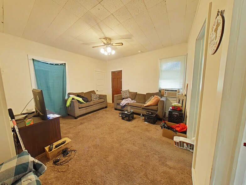 More Photos Of 202 Macdade Blvd, Collingdale Apartments For Sale