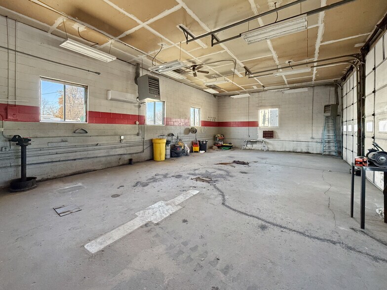 More Photos Of 901 W Mamie Eisenhower Ave, Boone Auto Repair For Sale