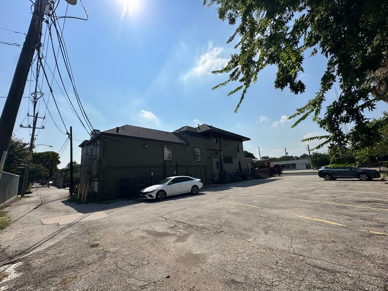 More Photos Of 500 Westheimer Rd, Houston Restaurant For Sale