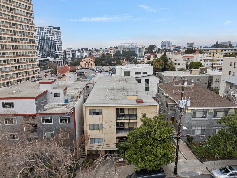 Primary Photo Of 149 Montecito Ave, Oakland Apartments For Sale