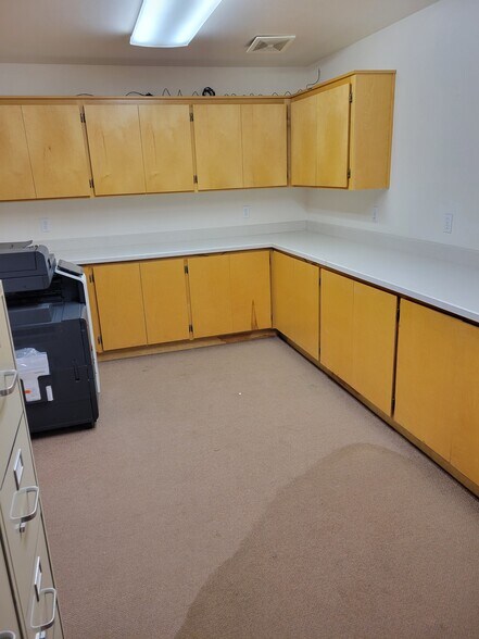 More Photos Of 500 NW Cherry Ln, Madras Industrial For Sale