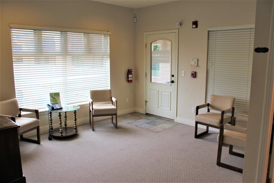 More Photos Of 12021 Pennsylvania St, Thornton Office Residential For Lease