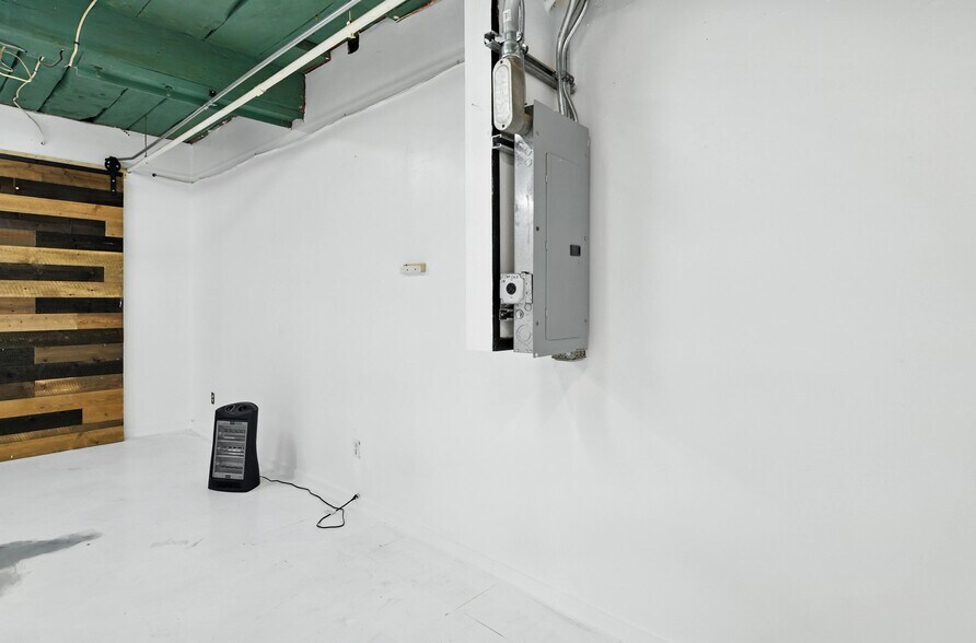 More Photos Of 100 Central St, Southbridge General Retail For Lease