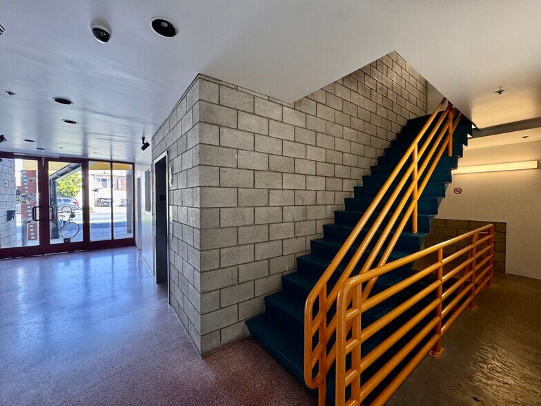 More Photos Of 2110 Main St, Santa Monica Loft Creative Space For Lease