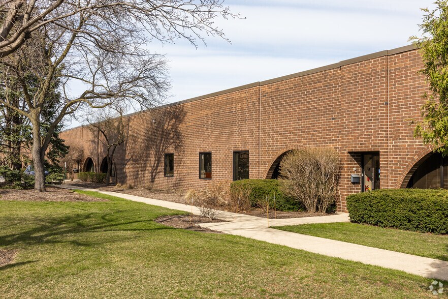 More Photos Of 747-797 S Glenn Ave, Wheeling Warehouse For Lease