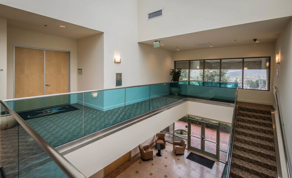 More Photos Of 29209 Canwood St, Agoura Hills Office For Sale