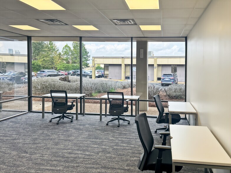 More Photos Of 3100 Cottage Hill Rd, Mobile Coworking Space