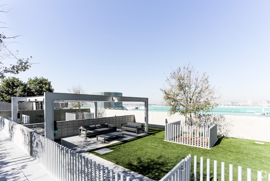 More Photos Of 1200 S Figueroa St, Los Angeles Apartments For Lease