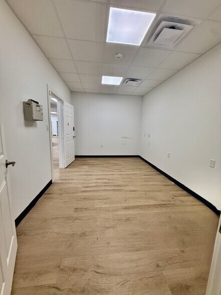 More Photos Of 12971 Westheimer Rd, Houston Freestanding For Lease
