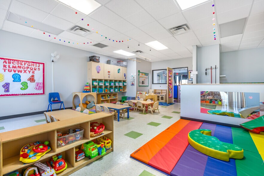 More Photos Of 4250 W Pinnacle Peak Rd, Glendale Daycare Center For Sale