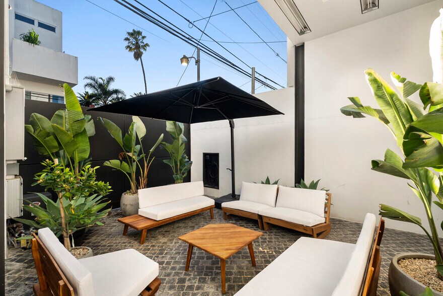 More Photos Of 1346 Abbot Kinney Blvd, Venice Office For Sale