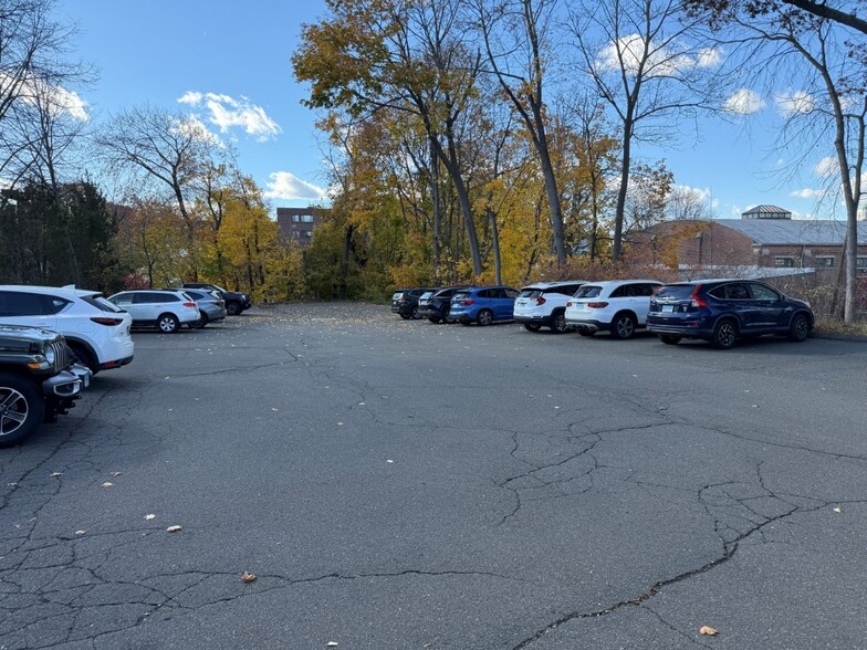 More Photos Of 158 Deer Hill Ave, Danbury Office For Sale