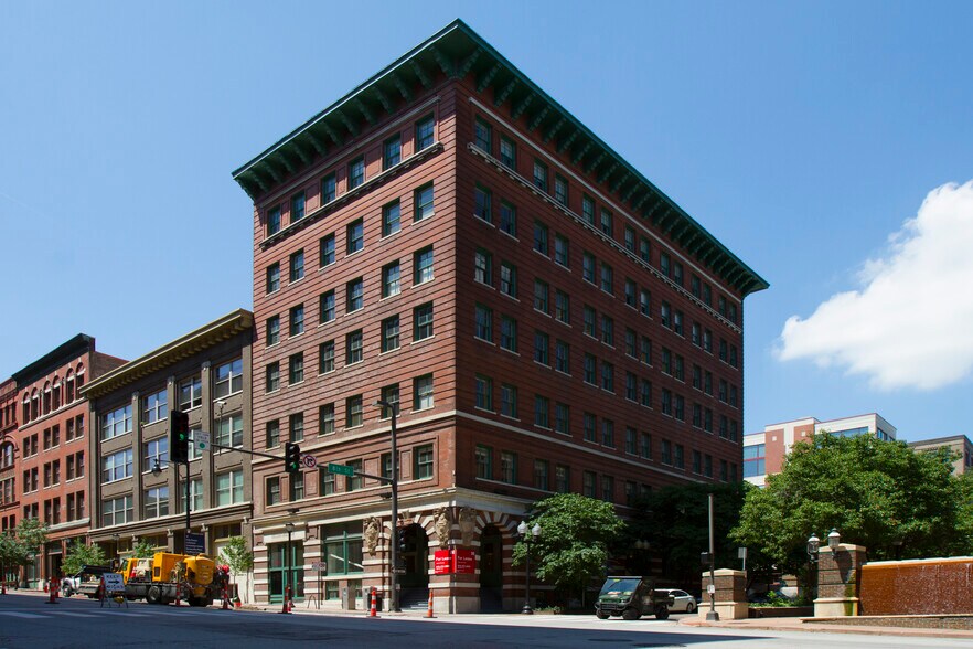 Primary Photo Of 800 Broadway Blvd, Kansas City Multifamily For Sale
