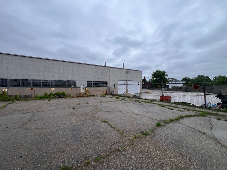 More Photos Of 2316 Jefferson St, Anderson Warehouse For Lease