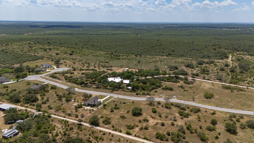 More Photos Of 2234 Highway 90 w, Castroville Flex For Sale