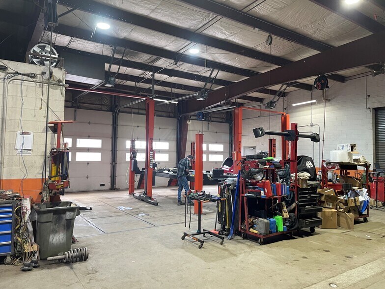 More Photos Of 500 E Huron Blvd, Marysville Auto Repair For Sale