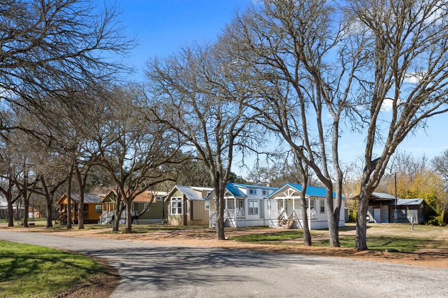 Primary Photo Of 300 Park Ave, Staples Apartments For Sale