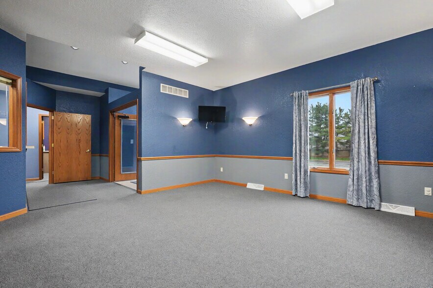 More Photos Of 819 Southwestern Run, Youngstown Medical For Sale
