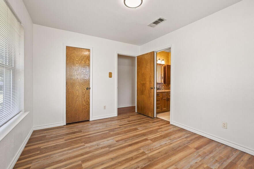More Photos Of 12869 FM 1385, Pilot Point Light Distribution For Lease