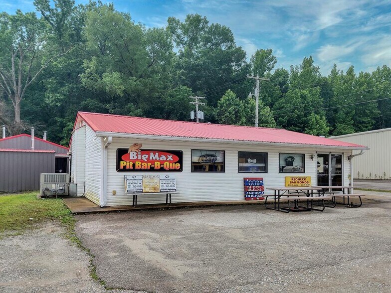 More Photos Of 19062 Main St W, Huntingdon Specialty For Sale