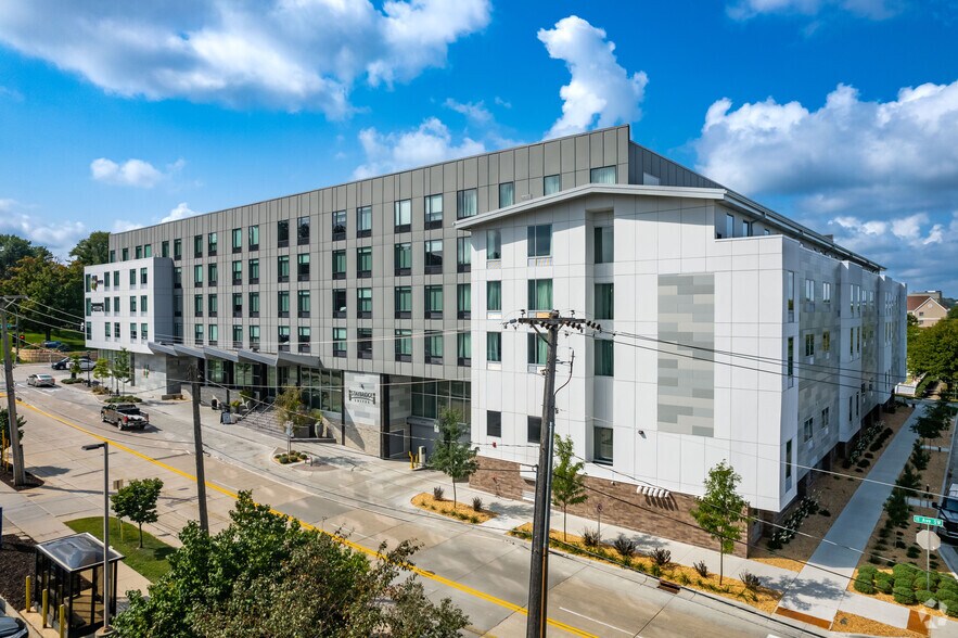 More Photos Of 1101 2nd St SW, Rochester Hotel For Lease