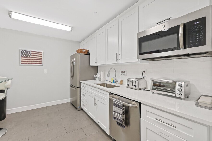 More Photos Of 10055 Yamato Rd, Boca Raton Medical For Sale