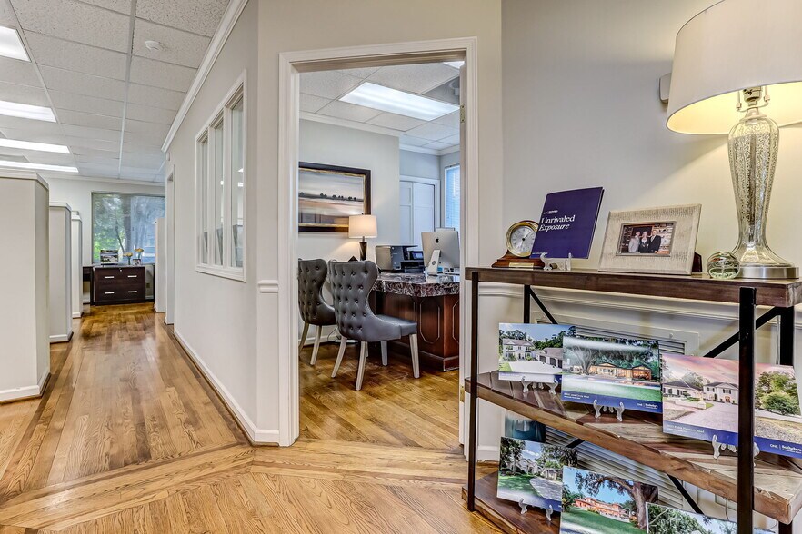 More Photos Of 5233 San Jose Blvd, Jacksonville Office Residential For Lease