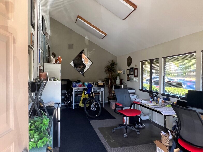 More Photos Of 141 Duesenberg Dr, Thousand Oaks Medical For Sale