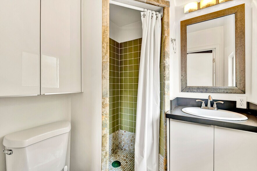 More Photos Of 330 9th St, Del Mar Apartments For Sale
