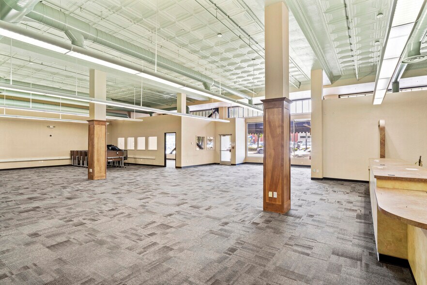More Photos Of 117 S Central Ave, Medford Office For Sale