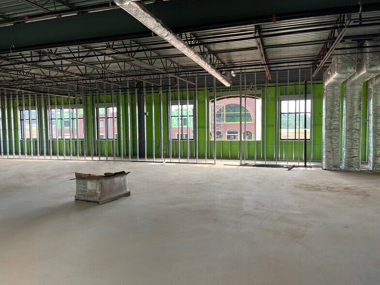 More Photos Of 162 Kingscote Way, King Restaurant For Lease