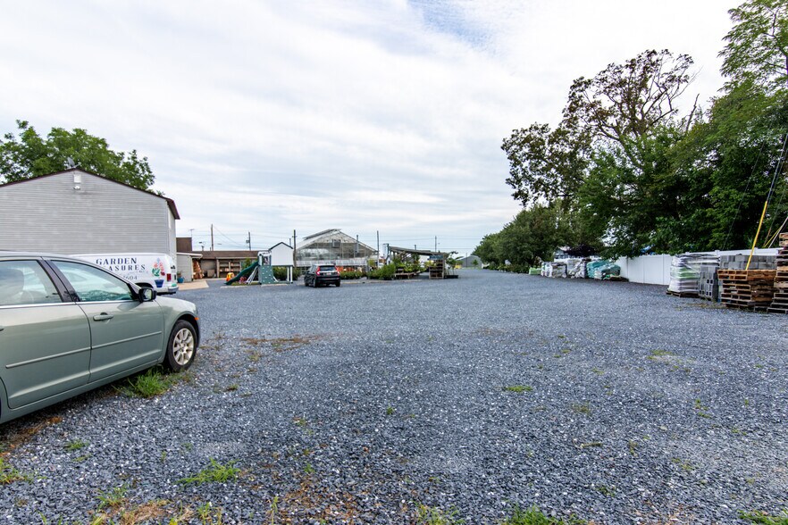 More Photos Of 29350 Matthewstown Rd, Easton Garden Center For Sale
