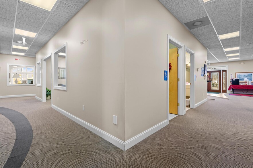 More Photos Of 6540 Brevard Rd, Etowah Office For Sale