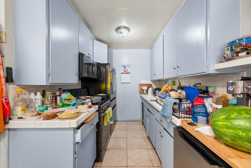 More Photos Of 2325 S Ridgeley Dr, Los Angeles Apartments For Sale