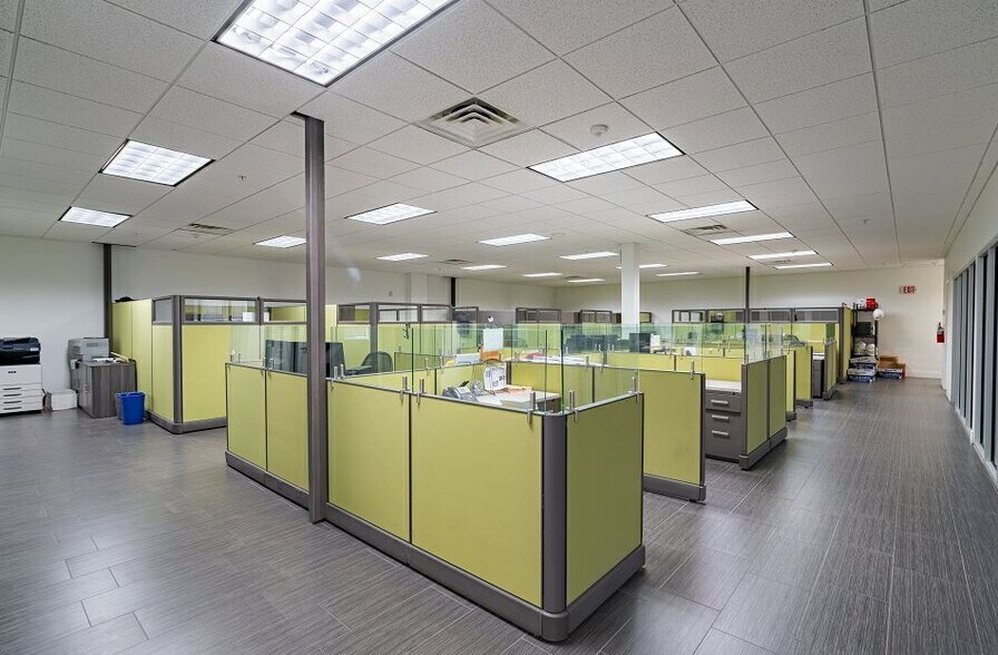 More Photos Of 11305 NW 122nd St, Miami Refrigeration Cold Storage For Lease