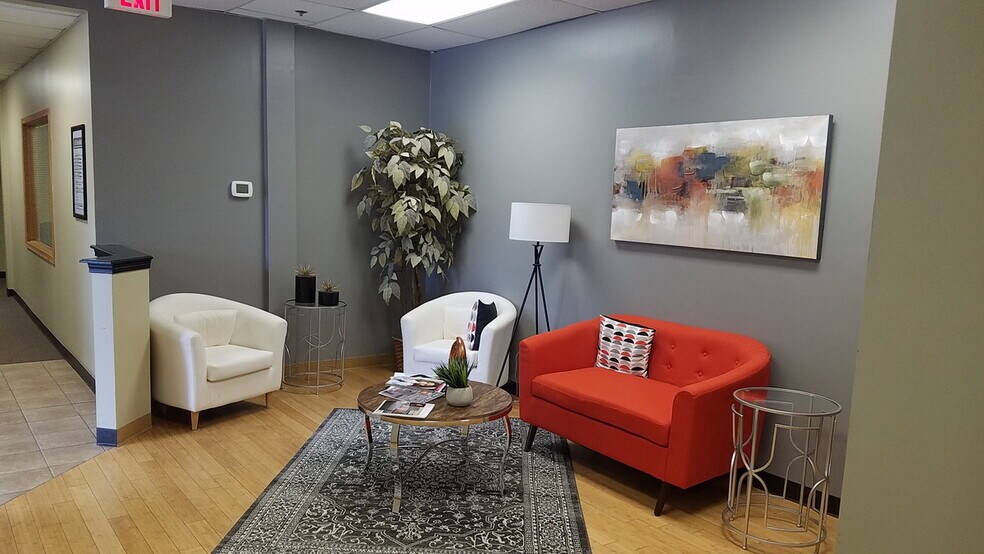 More Photos Of 850 W Bartlett Rd, Bartlett Medical For Sale