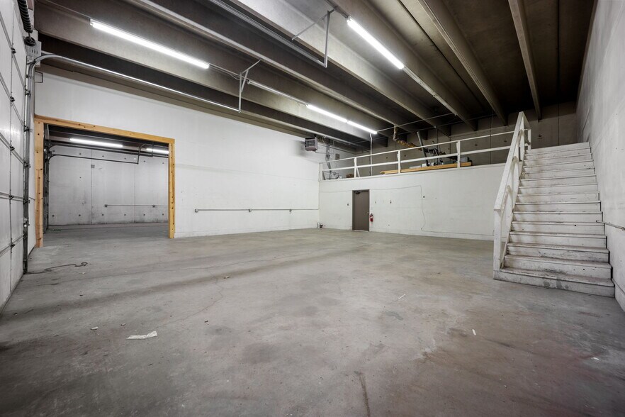 More Photos Of 1130 Valley St, Colorado Springs Warehouse For Lease