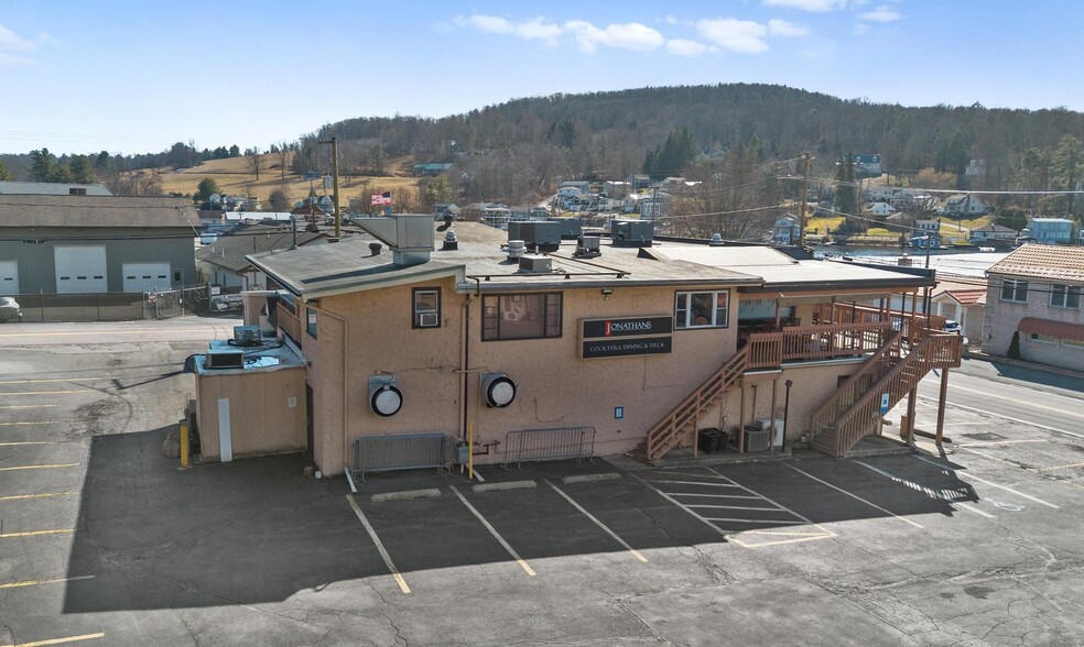 More Photos Of 31 Lakeside Dr, Harveys Lake Restaurant For Sale