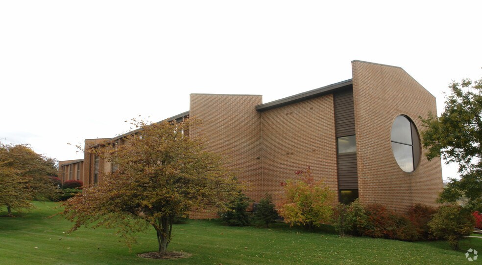 More Photos Of 270 Walker Dr, State College Loft Creative Space For Lease