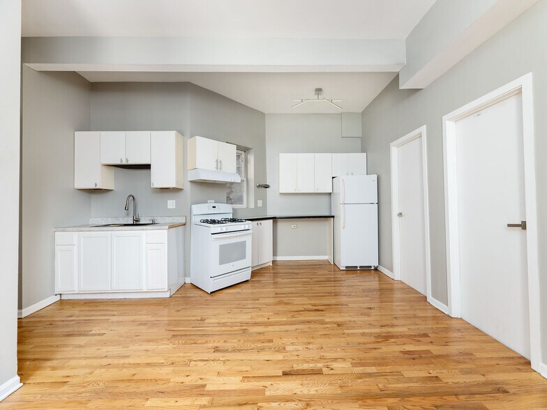 More Photos Of 1303 W Ohio St, Chicago Apartments For Sale