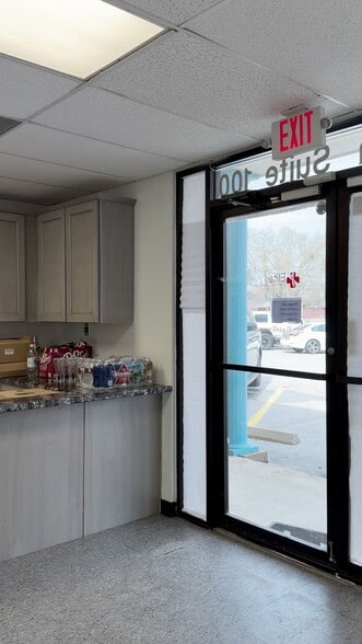 Primary Photo Of 1101 Alma St, Tomball Medical For Lease