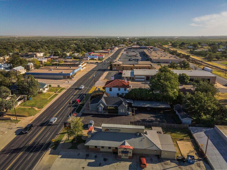 More Photos Of 800 E Broadway St, Sweetwater Restaurant For Sale