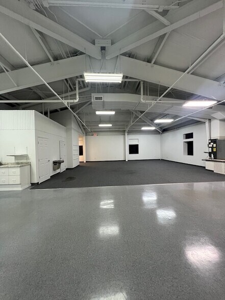 More Photos Of 1230 N US Highway 1, Ormond Beach Flex For Lease