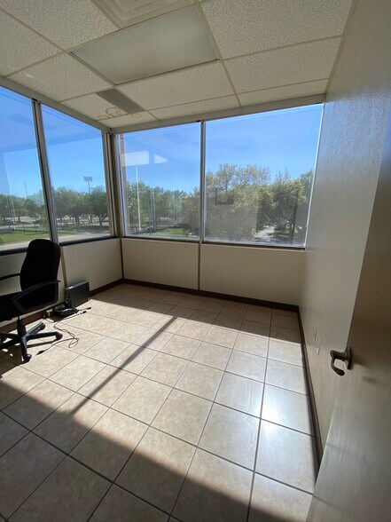 More Photos Of 1120 Empire Central Pl, Dallas Office For Lease