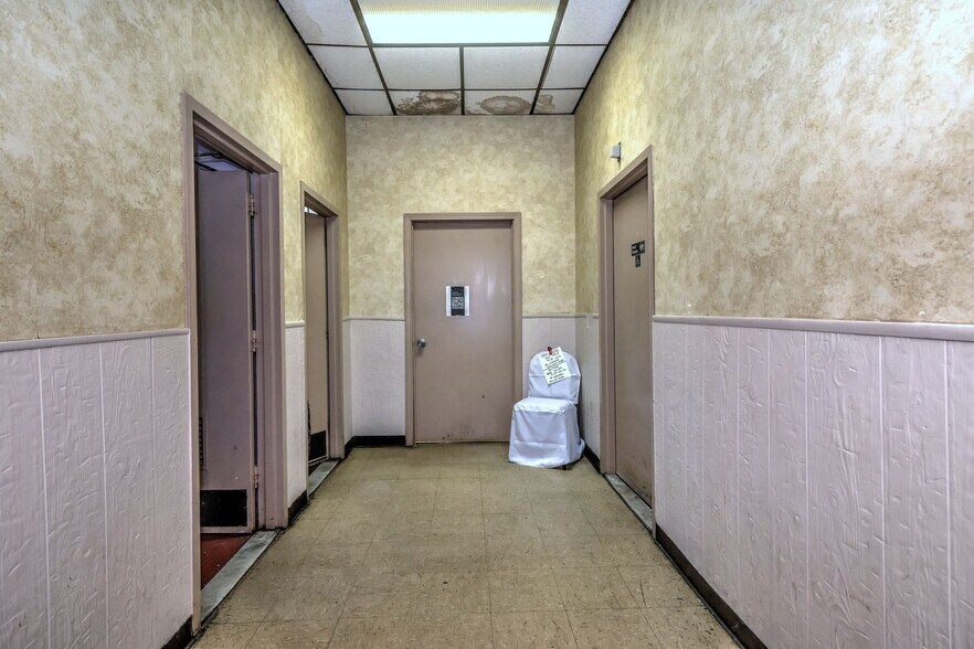 More Photos Of 560 Woodward Ave, New Haven Flex For Sale