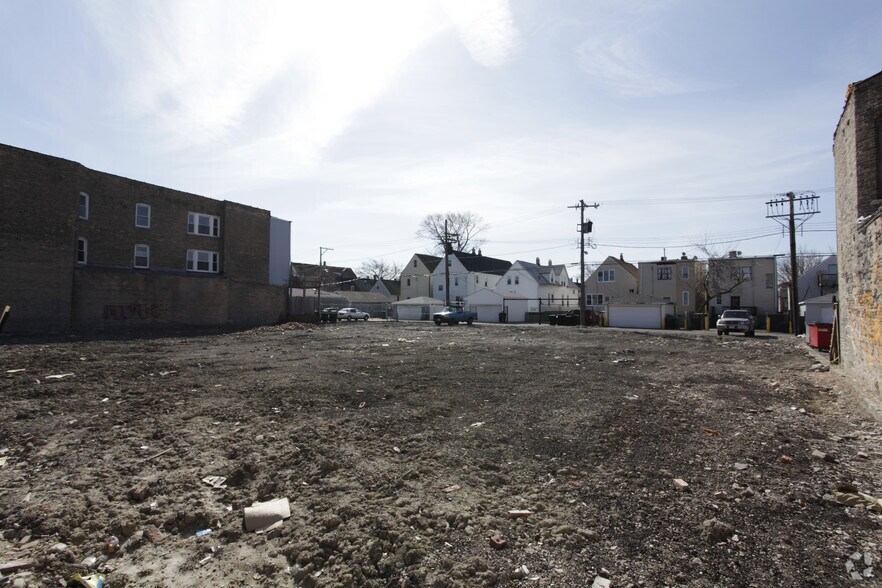 More Photos Of 3563-3579 W Fullerton Ave, Chicago Land For Lease