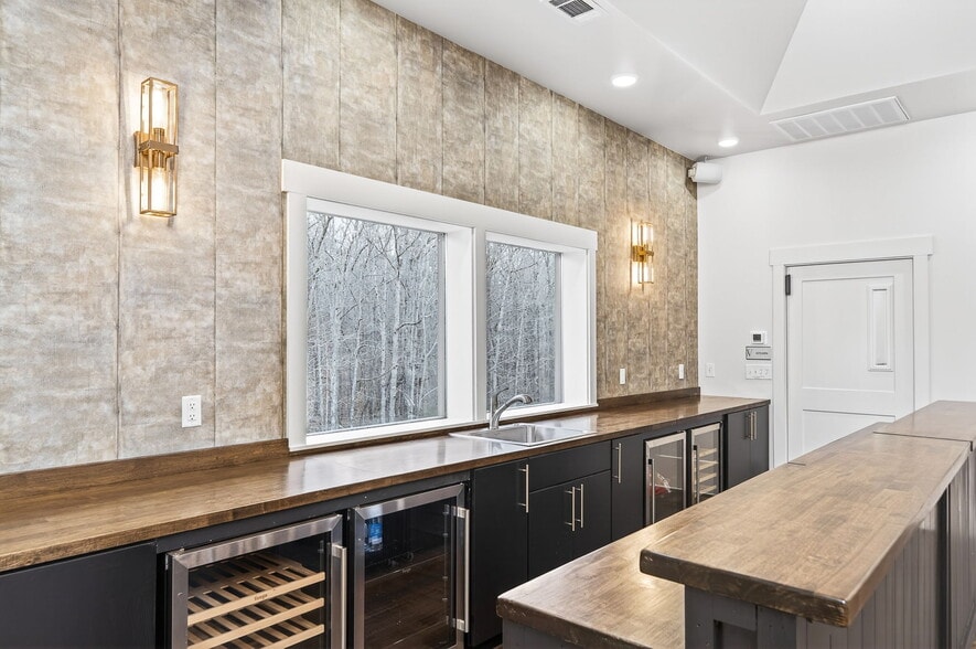 More Photos Of 1249 Gulf Rd, Spencer Golf Course Driving Range For Sale