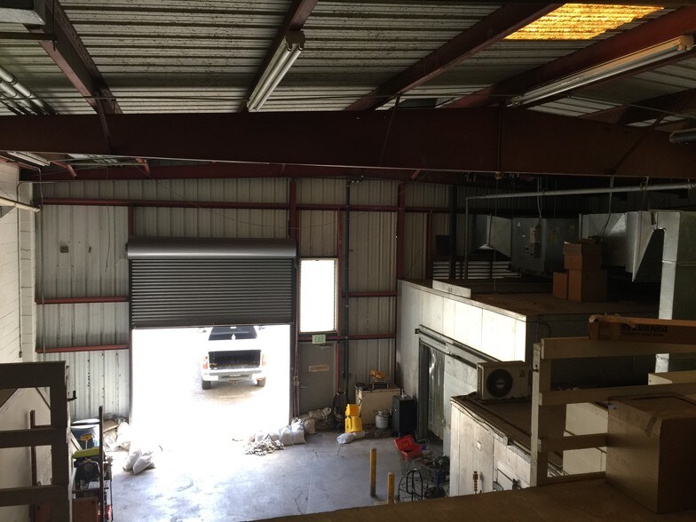 More Photos Of 2003 Colburn St, Honolulu Warehouse For Sale