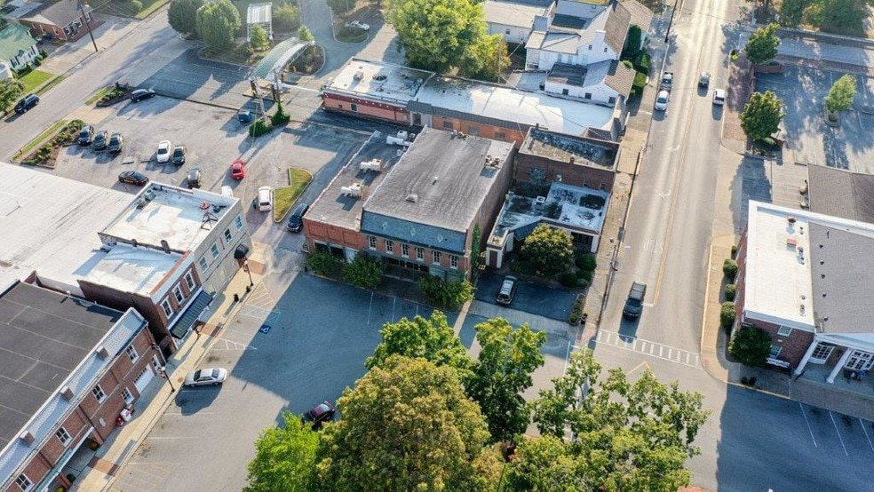 More Photos Of 120 SW Park Sq, Russellville Office For Sale