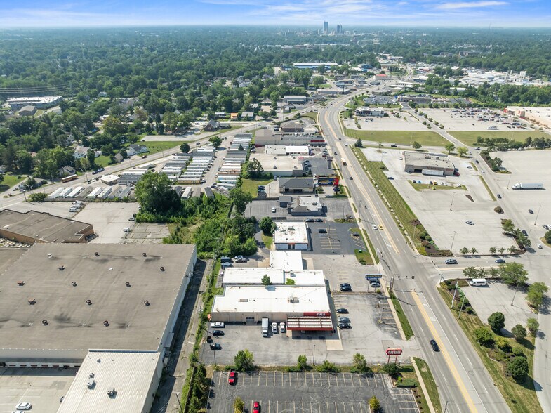 More Photos Of 4106 Coldwater Rd, Fort Wayne Auto Repair For Sale